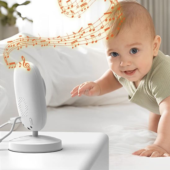 bebe voulant toucher camera surveillance bebe