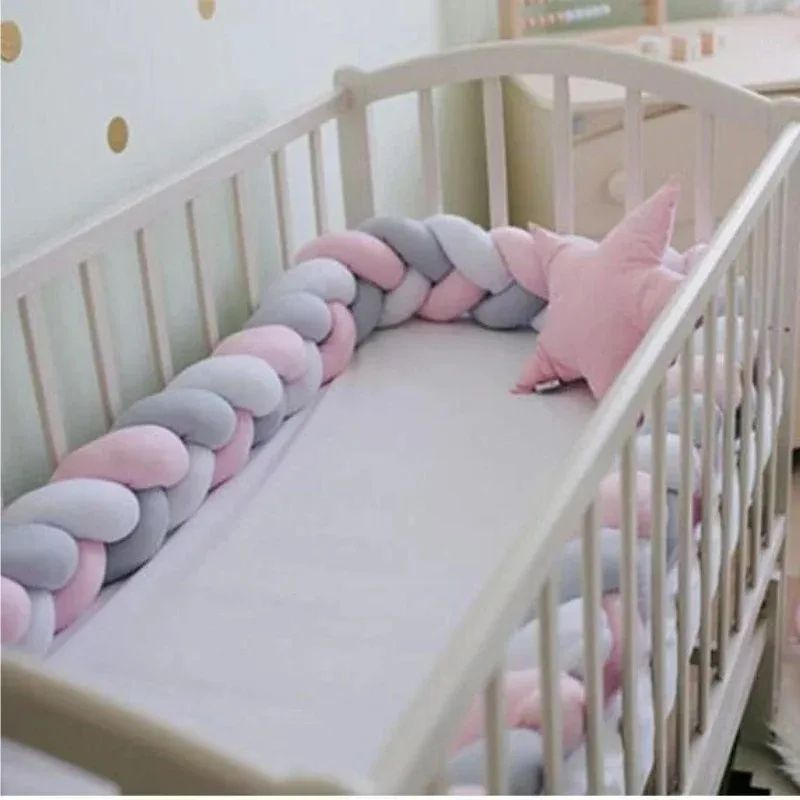 berceau dresse avec tresse de lit bebe