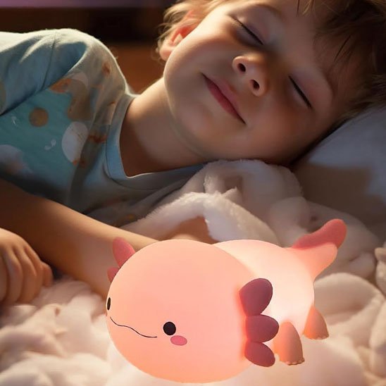 garcon dormant avec veilleuse bebe