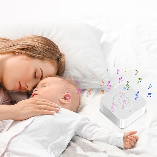 maman et bebe couche avec velleuse bruit blanc