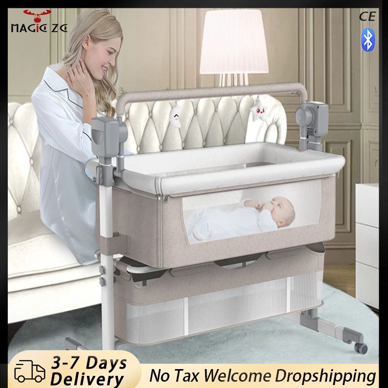 maman regarde bebe couche dans lit parapluie bebe confort