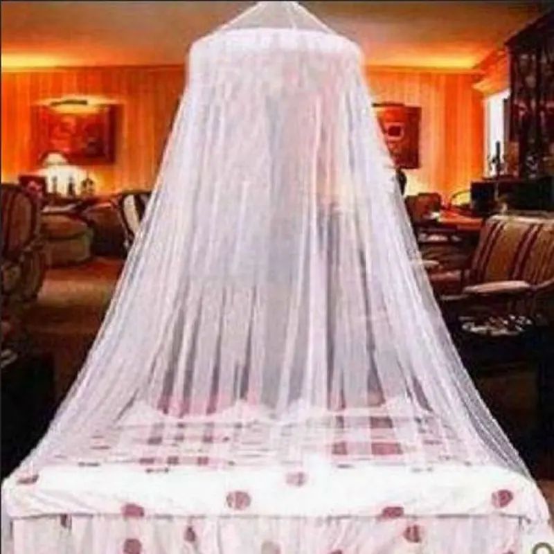 moustiquaire bebe dresse sur le lit