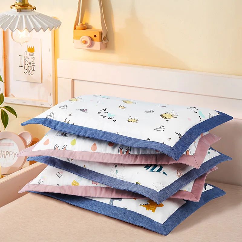 plusieurs oreiller bebe