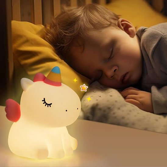 veilleuse bebe allume pour garcon qui dort
