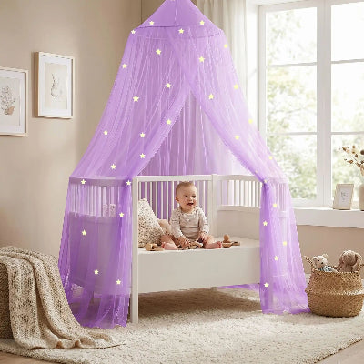 bebe assit dans berceau ciel de lit pour bebe