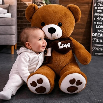 bebe avec son doudou pour bebe