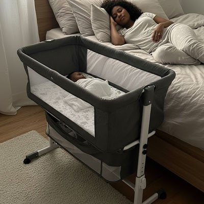 Bebe couche dans lit cododo 