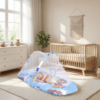 bebe couche dans son lit moustiquaire bebe