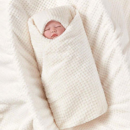 bébé couvert avec la couverture bébé
