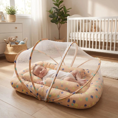 bebe dans lit toile bebe au salon