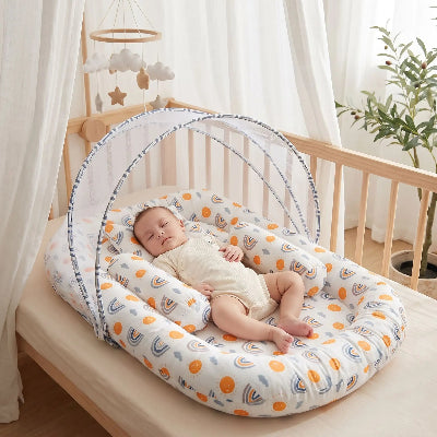 bebe lit toile place dans lit bebe