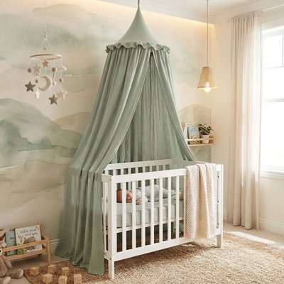 Ciel de lit sur lit bébé