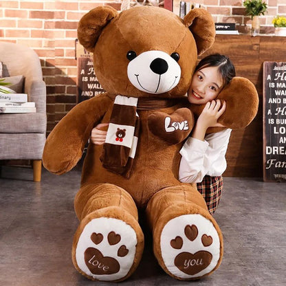 doudou pour bebe assis avec madame