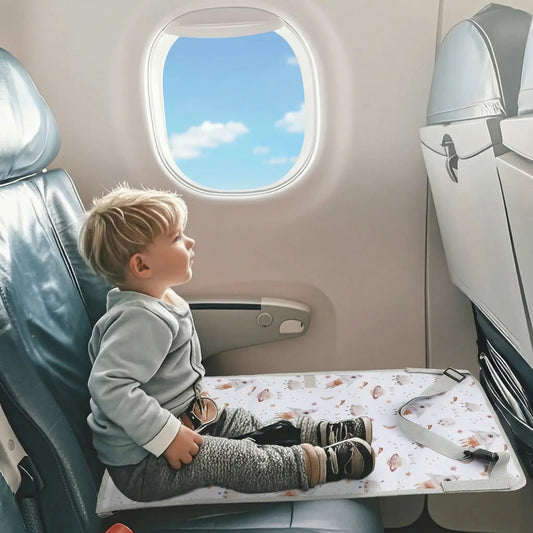 nfant assit sur lit de voyage pour bebe