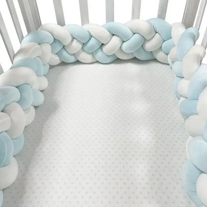 lit avec tresse de lit pour bebe bleue blanche