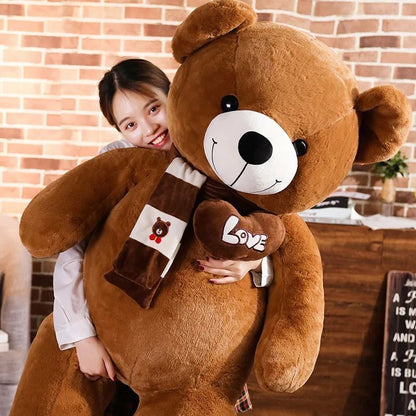 madame tenant doudou pour bebe