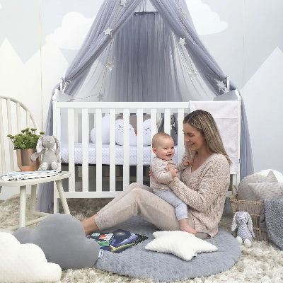 maman bebe proche ciel de lit moustiquaire bebe
