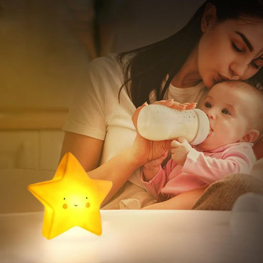 maman et bebe avec veilleuse bebe