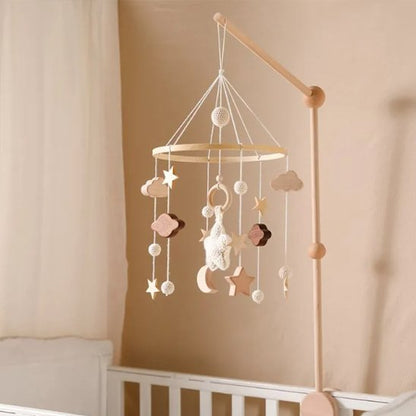 Mobile bébé sur berceau