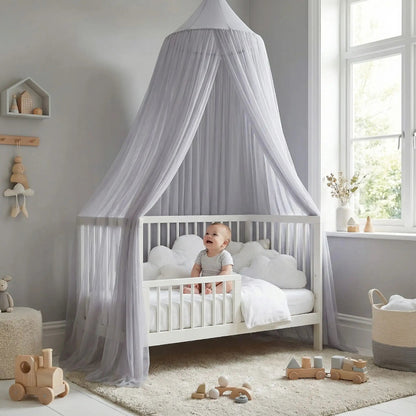 moustiquaire bebe sur le lit bebe