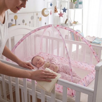 Moustiquaire lit bébé dans berceau