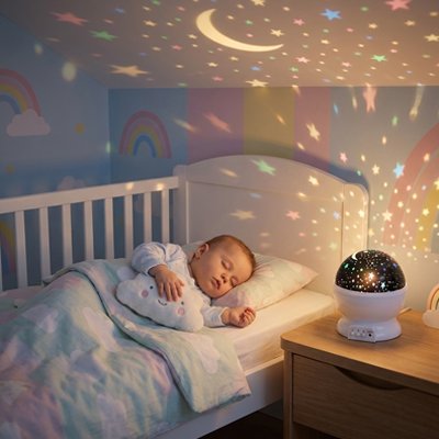 Projecteur enfant sur la table de cheveux bebe 