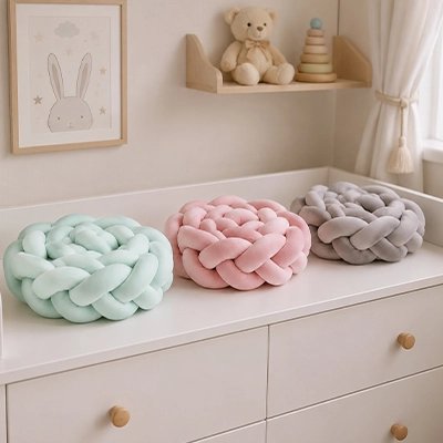 Trois boule de tresse de lit